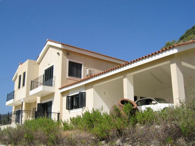 Detached Villa near Phinikaria-Limassol